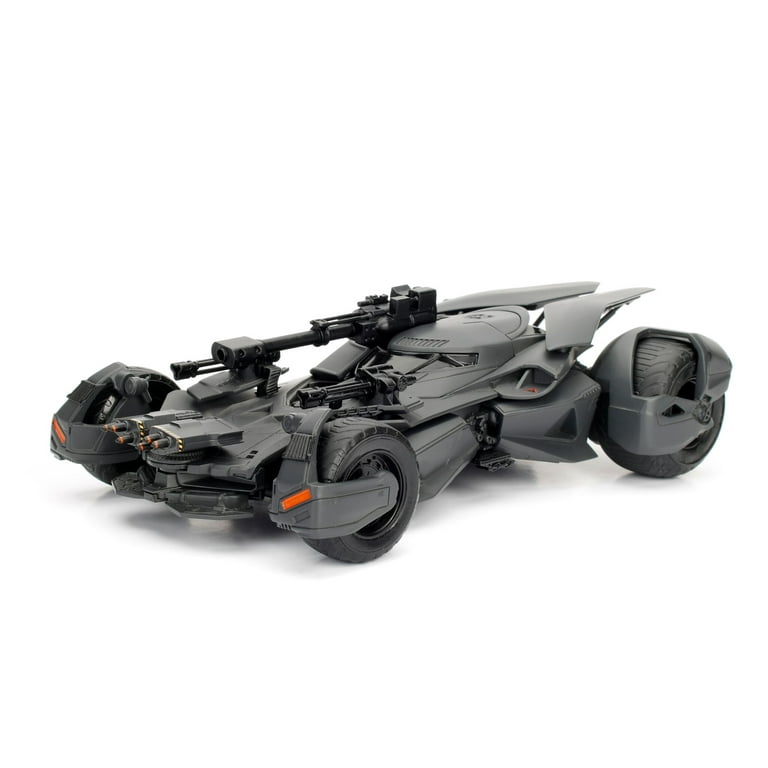 2017 Justice League Batmobile with diecast Batman Figure 1/24 Diecast Model  Car by Jada