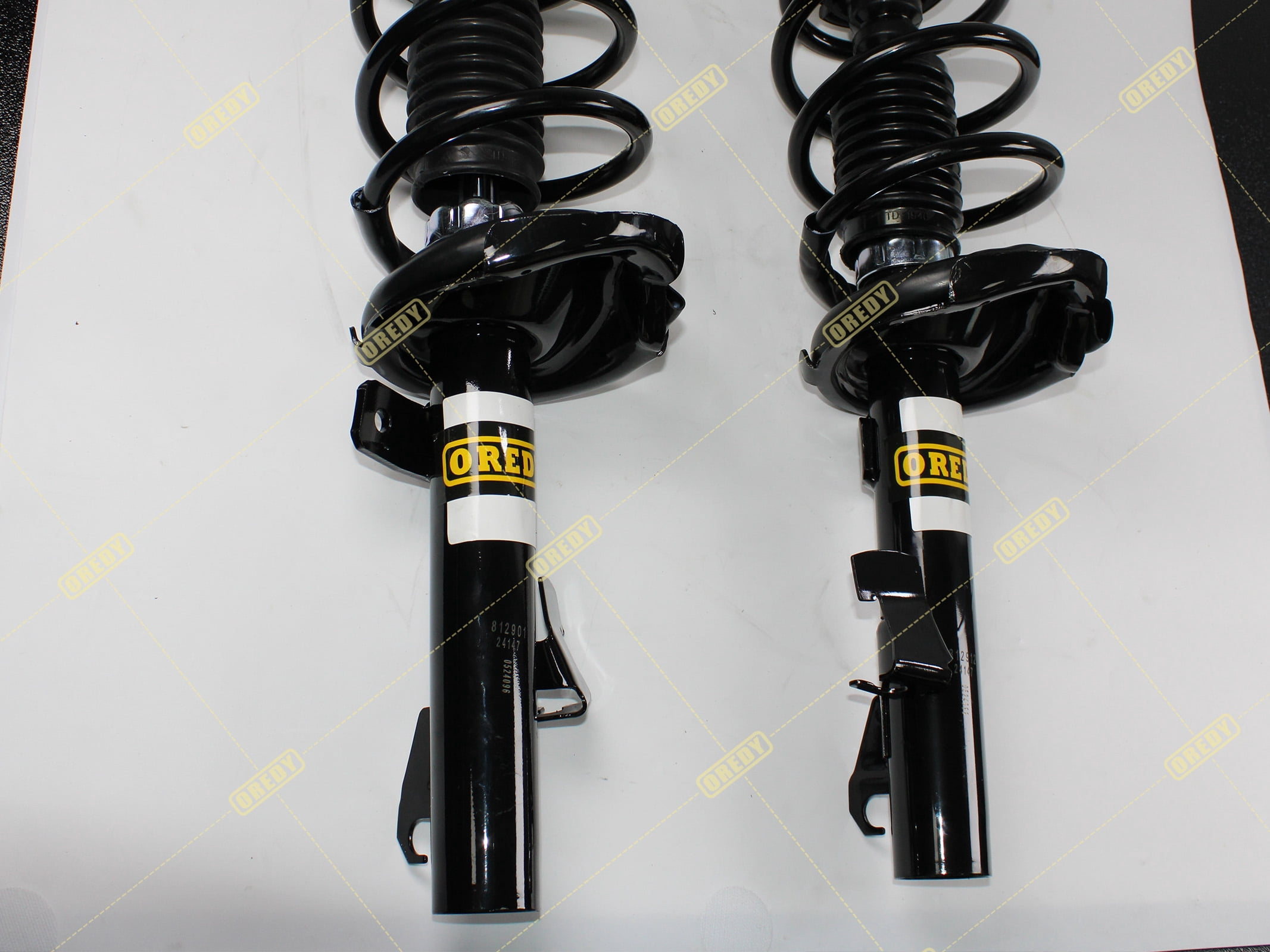 OREDY Pair Front Struts Replacement for Mazda 3 2004 - 2013 - 172264 172263