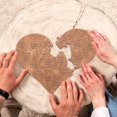 thumbnail image 3 of ZHAOCHENG 32 razones por las que te amo Rompecabezas de madera con forma de corazón Personalizado Aniversario de bodas Navidad Cumpleaños, 3 of 5