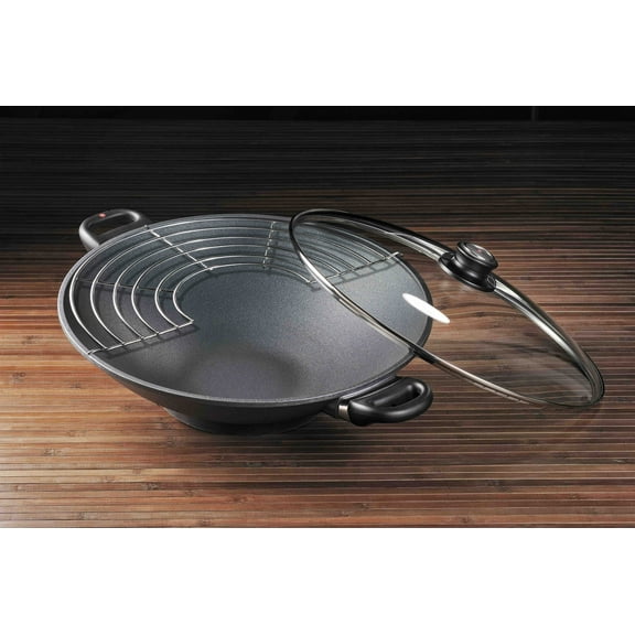 Swiss Diamond 14" Induction Aluminum Nonstick Wok w/Lid | HD Classic