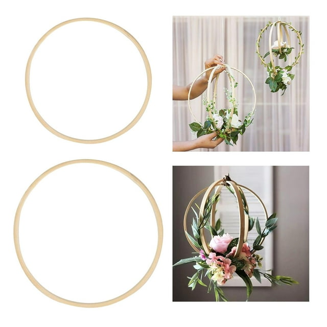 anillos de bambú ,aros de madera redonda, de bambú de madera,anillos,aros,manualidades,círculo de bambú anillo de aro de macarena anillos de bambú atrapasueños — Dos aros circulares de madera color madera clara (diámetro interior 26 cm y 30 cm) sobre fondo blanco; se muestran ejemplos decorados con flores y follaje para atrapasueños, coronas y proyectos de macramé. Paquete con 2 piezas.