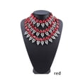 thumbnail image 4 of Collar geométrico Qarigey de aleación para mujer con diamantes de imitación Rojo AP014485-06, 4 of 6
