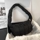 thumbnail image 1 of Bolsas de hombro para mujer Bolso de compras de color sólido simple acolchado de tela (negro), 1 of 8