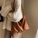 thumbnail image 4 of Bolso de mano para mujer, novedad de 2025, mochila de viaje de gran capacidad, estilo retro, versátil, de un solo hombro, bandolera, mochila de alta gama, 4 of 5