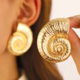 thumbnail image 2 of Pendientes de concha para mujer, pendientes de concha de oro, pendientes de concha, pendientes de playa de verano, joyería de vacaciones, regalo para niñas, 2 of 4