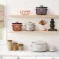 thumbnail image 4 of Olla de cocción lenta Crock-Pot de 7 cuartos con control táctil, 4 configuraciones preprogramadas, recipiente de cerámica extraíble y tapa con cierre, diseño de champiñones, 4 of 5