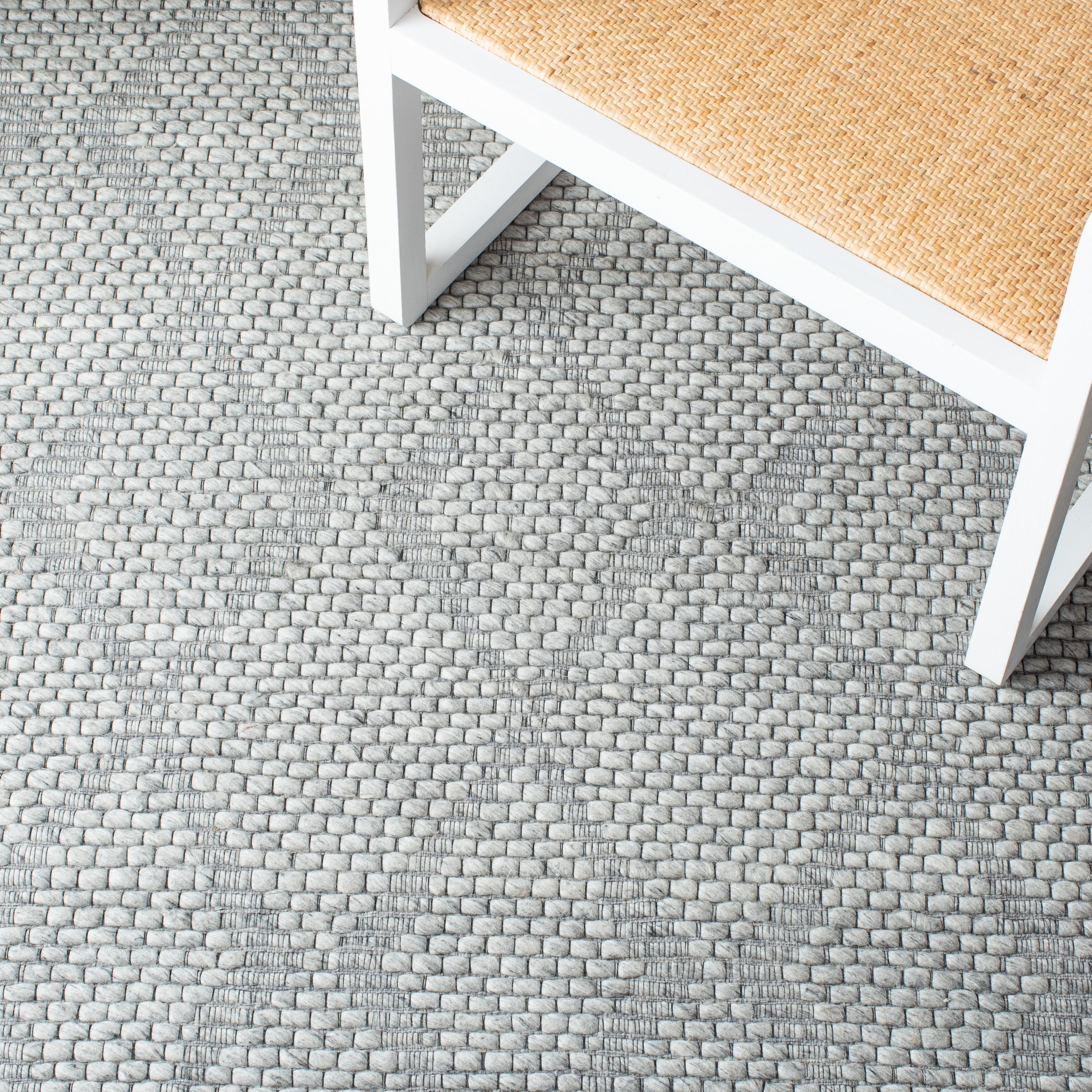 SAFAVIEH Marbella Aria Diamond Area Rug, Silver/Grey, 5' x 8'