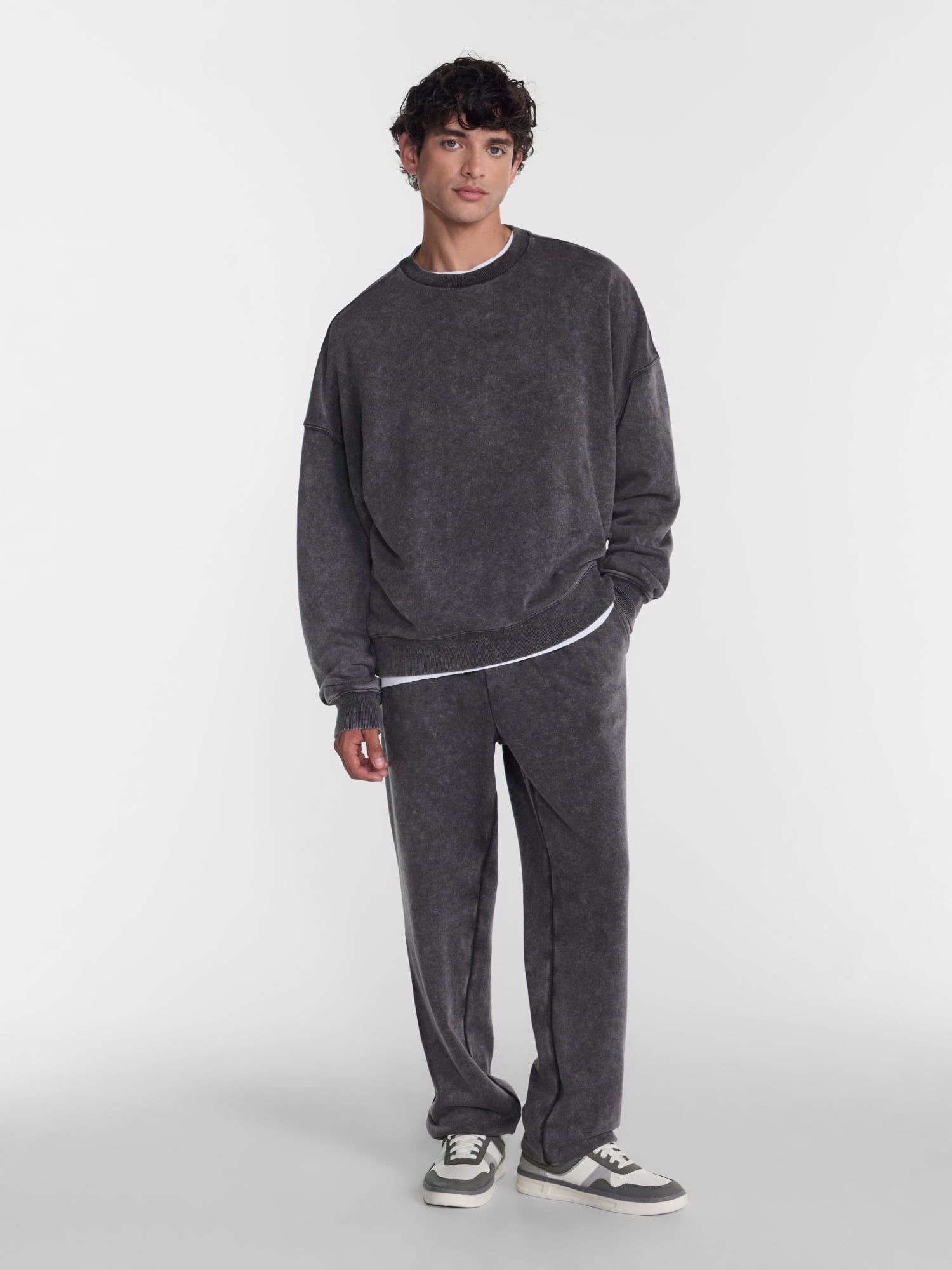 No Boundaries Crewneck Fleece Sweatshirt with Long Sleeves, Men's XS-4XLT