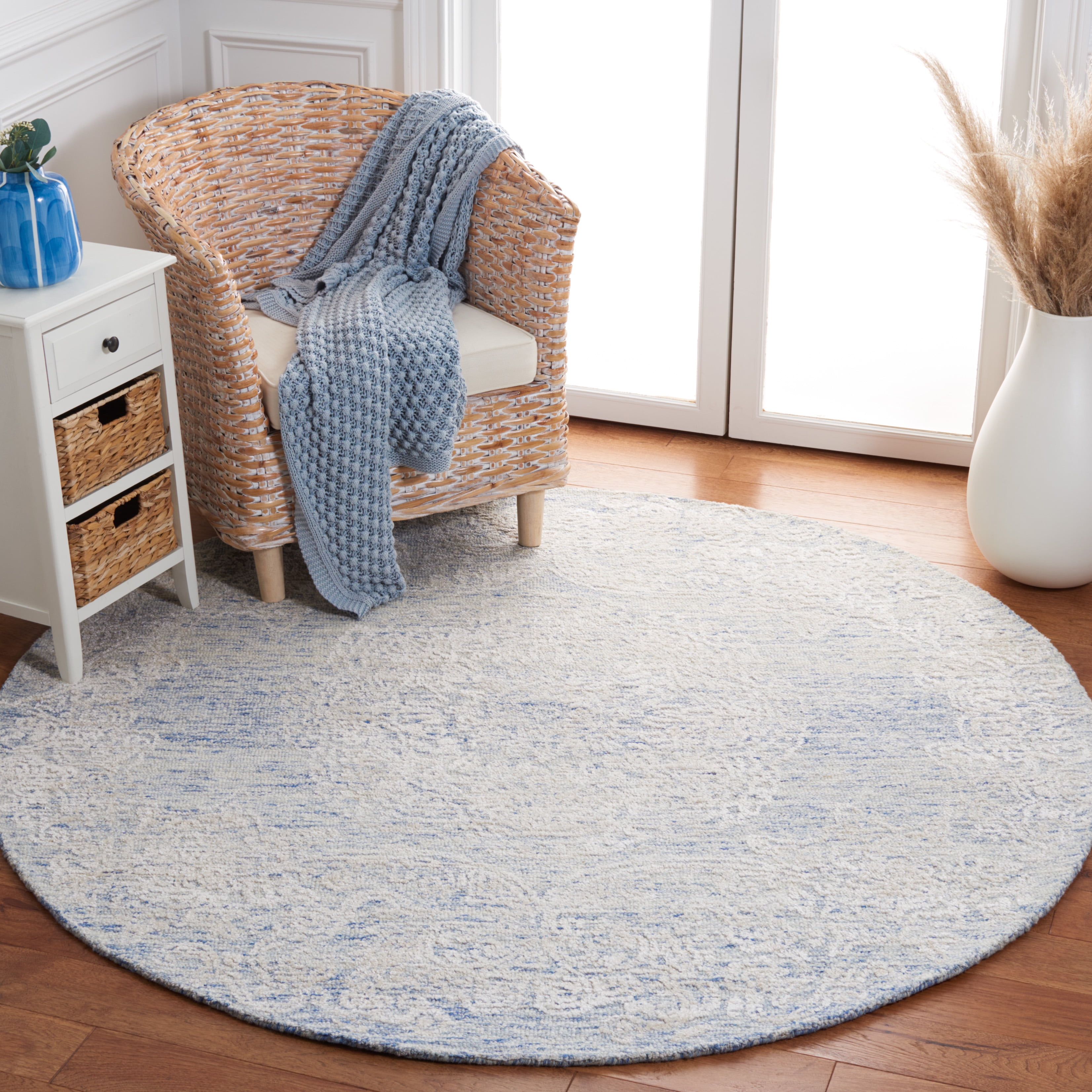 SAFAVIEH Precious Ariana Quatrefoil Area Rug, Blue/Ivory, 6' x 6' Round