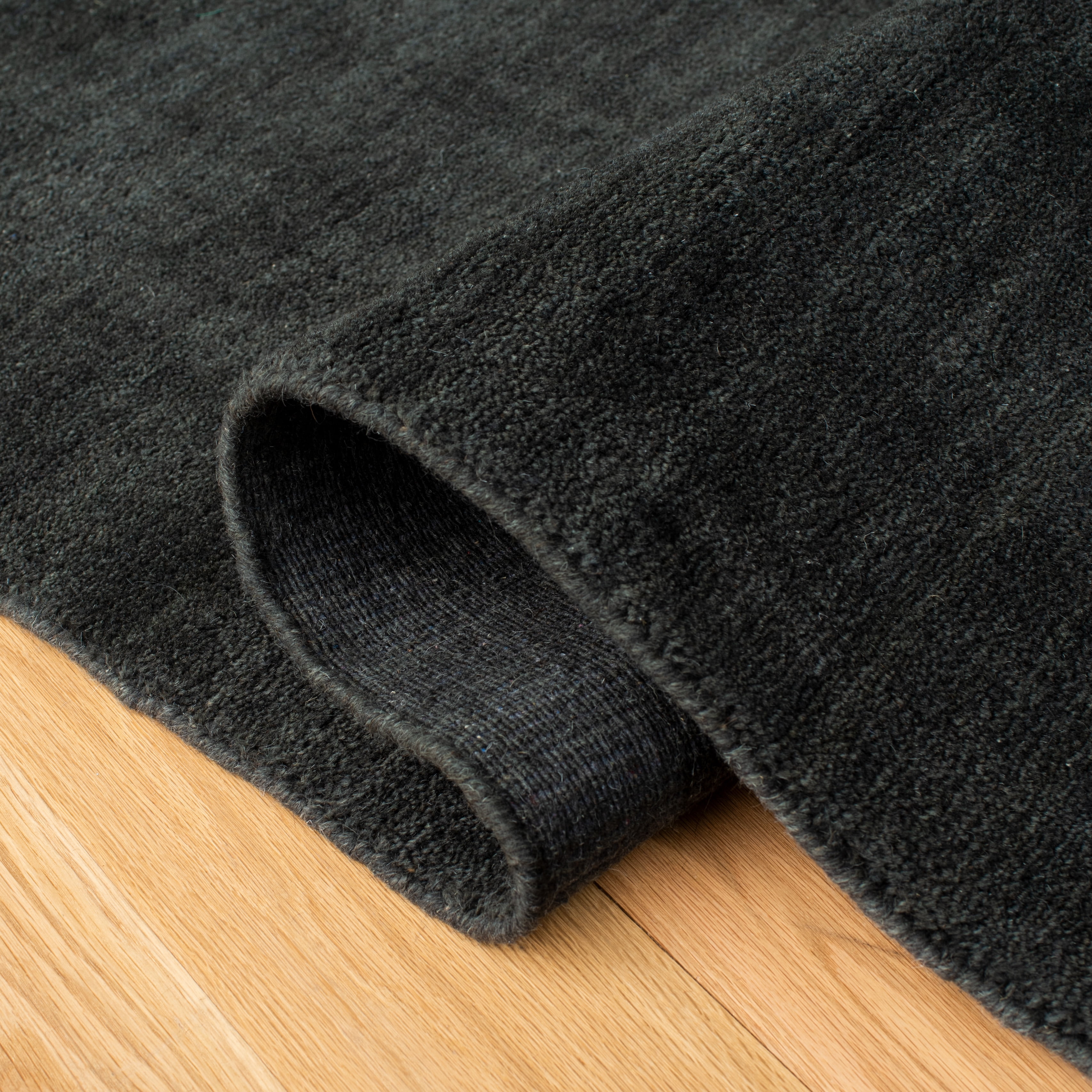 Safavieh Himalaya Dawa Solid Area Rug, Charcoal, 6' x 9'