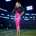 thumbnail image 2 of Muñeca exclusiva de Barbie Keeley de Ted Lasso con vestido rosa, 2 of 6