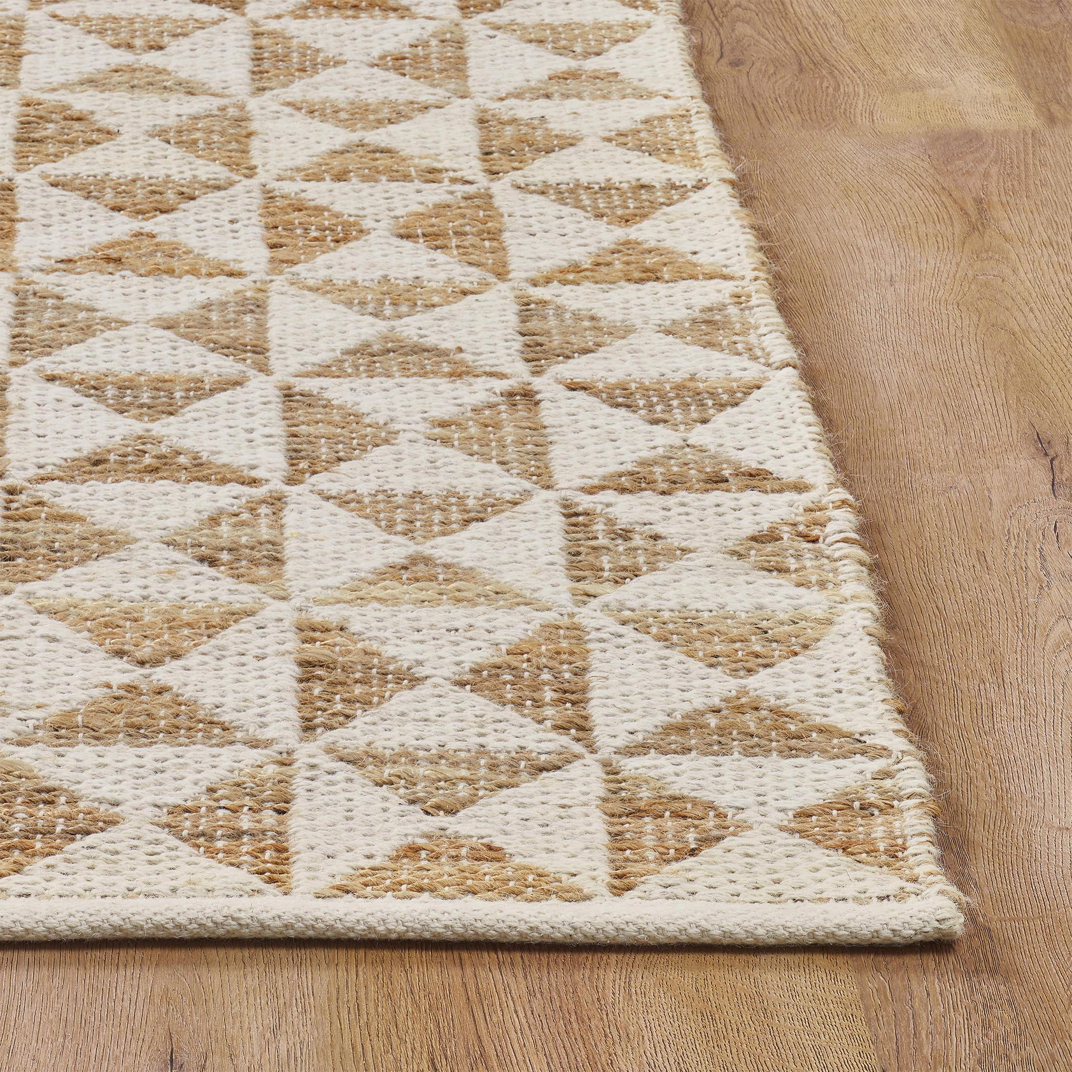 Beautiful Beige Jute Geometric Indoor Area Rug by Drew Barrymore, 8' x 10'
