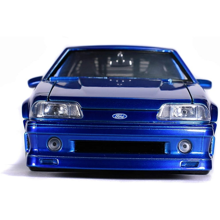 Collections Etc 1989 Ford Mustang GT 1:24 Scale Die-Cast