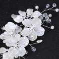 thumbnail image 2 of Pinzas para el cabello con pétalos de acrílico hechos a mano con perlas de cristal, accesorios decorativos de flores blancas para el cabello para mujeres, novias, bodas y fiestas., 2 of 5