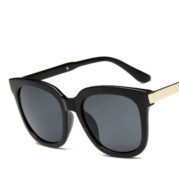 Vintage Sunglasses With 100% Visible Light Perspective Rate, Non-Polarized, AC Lenses, and Plastic Frames