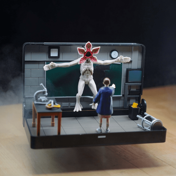 STRANGER THINGS イレブン vs デモゴルゴン VHS ジオラマ Stranger Things VHS Diorama: Eleven vs. Demogorgon - Walmart.ca
