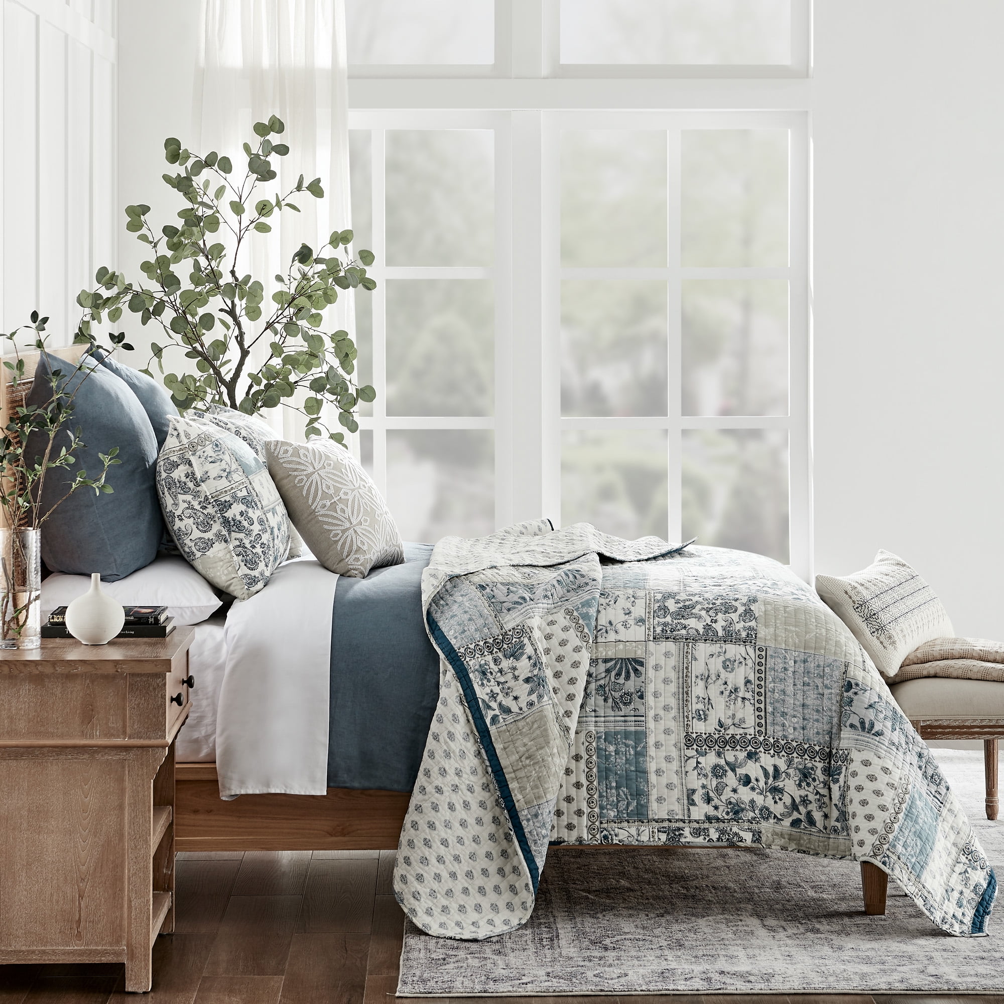 Levtex Home - Aliza Quilt Set - Full/Queen Quilt and Two Levtex Home - Aliza Quilt Set - Full/Queen Quilt and Two