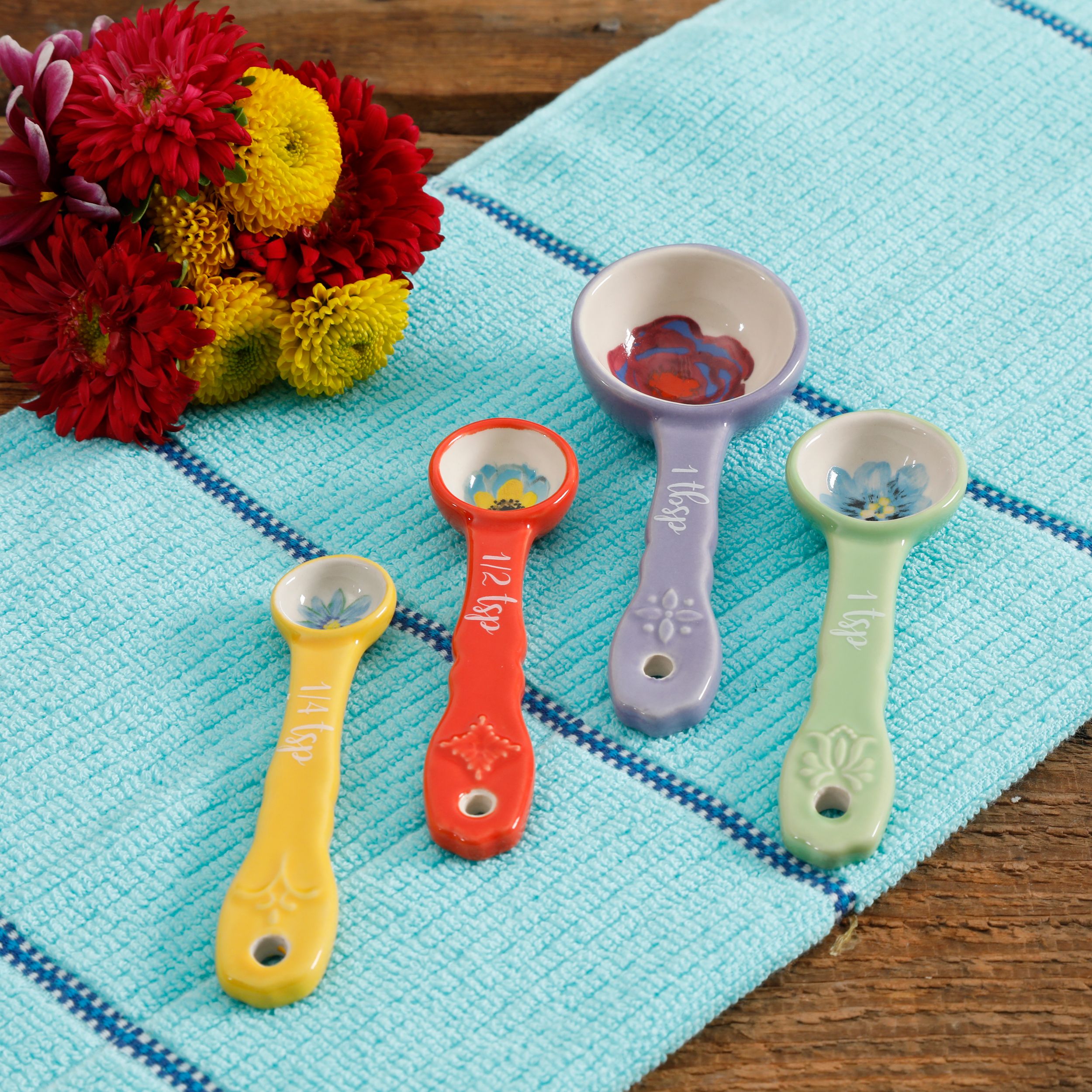 The Pioneer Woman Willow 8-Piece Measuring Spoon and Scoop Set