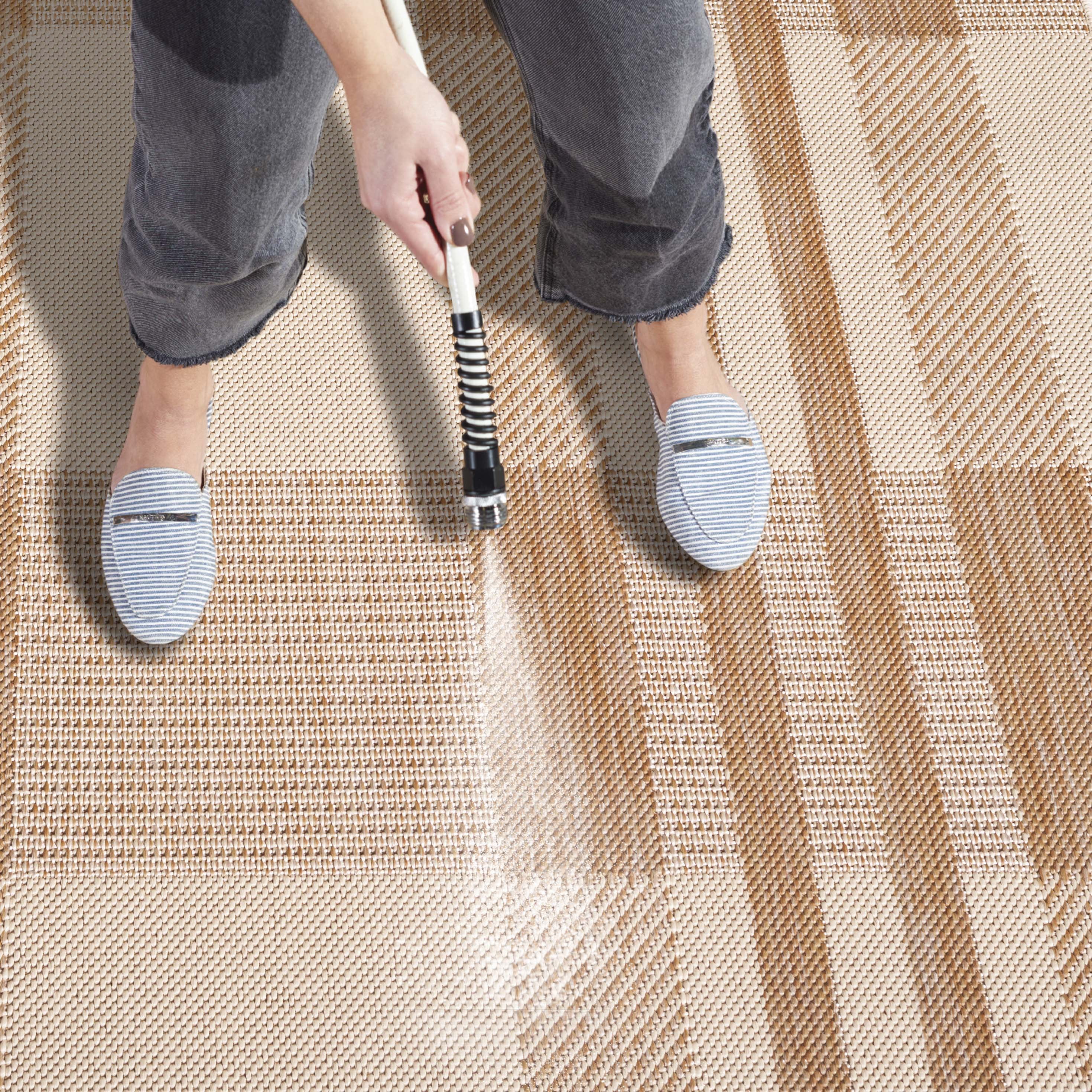 Safavieh Courtyard Benjamin Plaid Indoor/Outdoor Area Rug, Natural/Beige, 6'7" x 6'7" Square