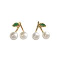 thumbnail image 1 of Pendientes de perlas de concha de cereza dorada, pendientes de niña dulce para mujer, pendientes de fruta pequeña a la moda, oro ZefeiWu 9024715100719, 1 of 3