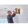 thumbnail image 3 of Clavadora de acabado DEWALT 20V MAX* XR recta 16GA (DCN662B), 3 of 9