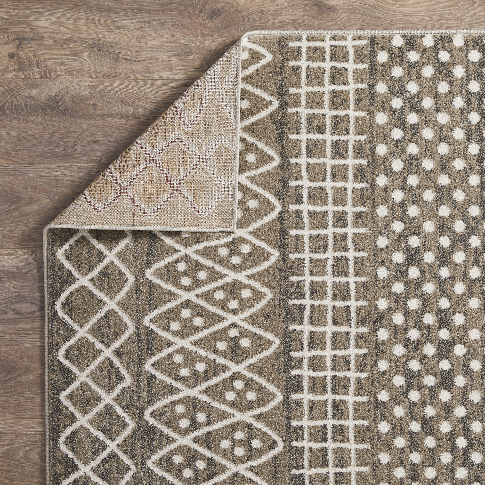Loomaknoti Ohanzah Osinda 5' x 7' Beige Geometric Indoor Polypropylene Area Rug