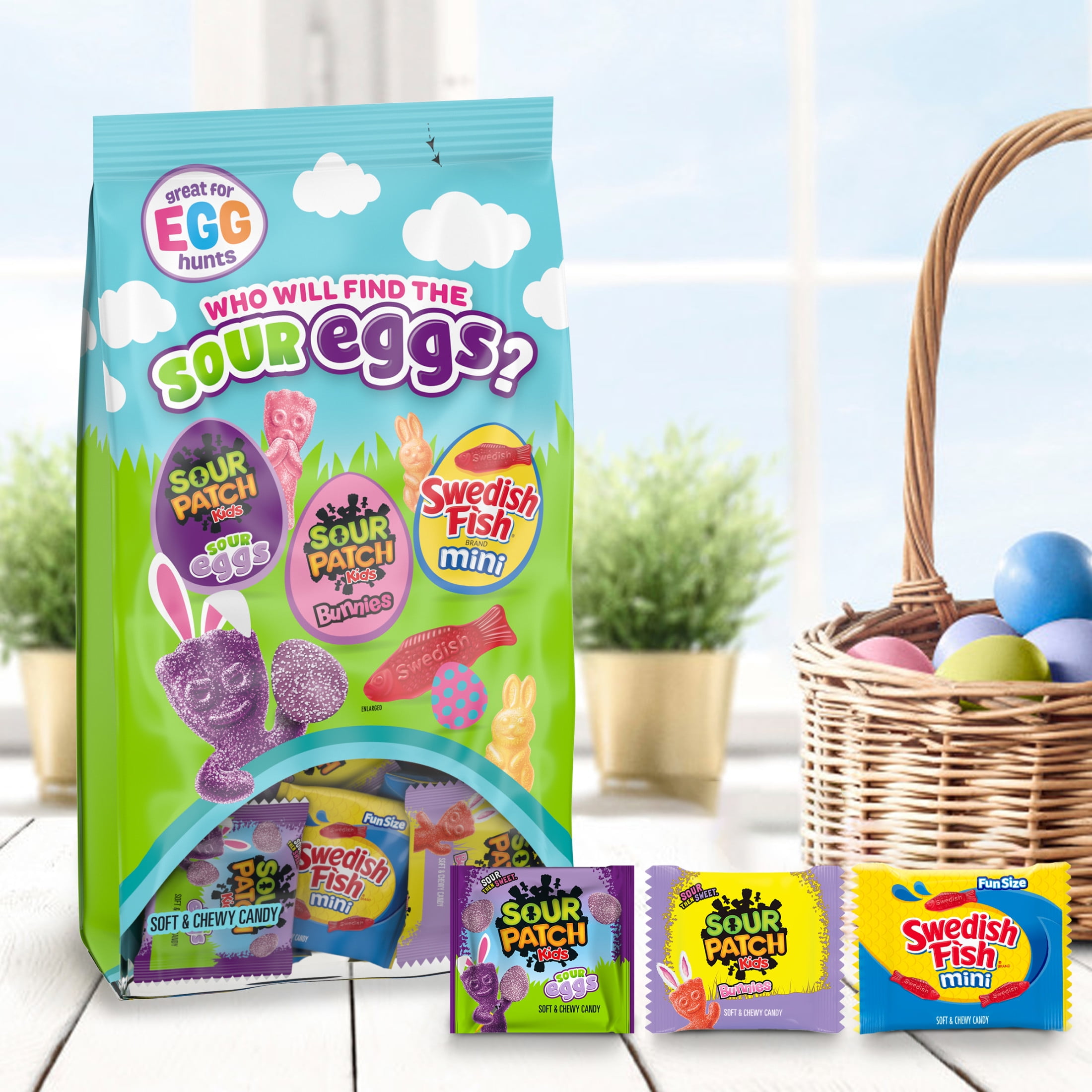 SOUR PATCH KIDS Bunnies, Eggs & SWEDISH FISH Soft & Chewy Easter Candy Variety Pack, 80 Snack Packs