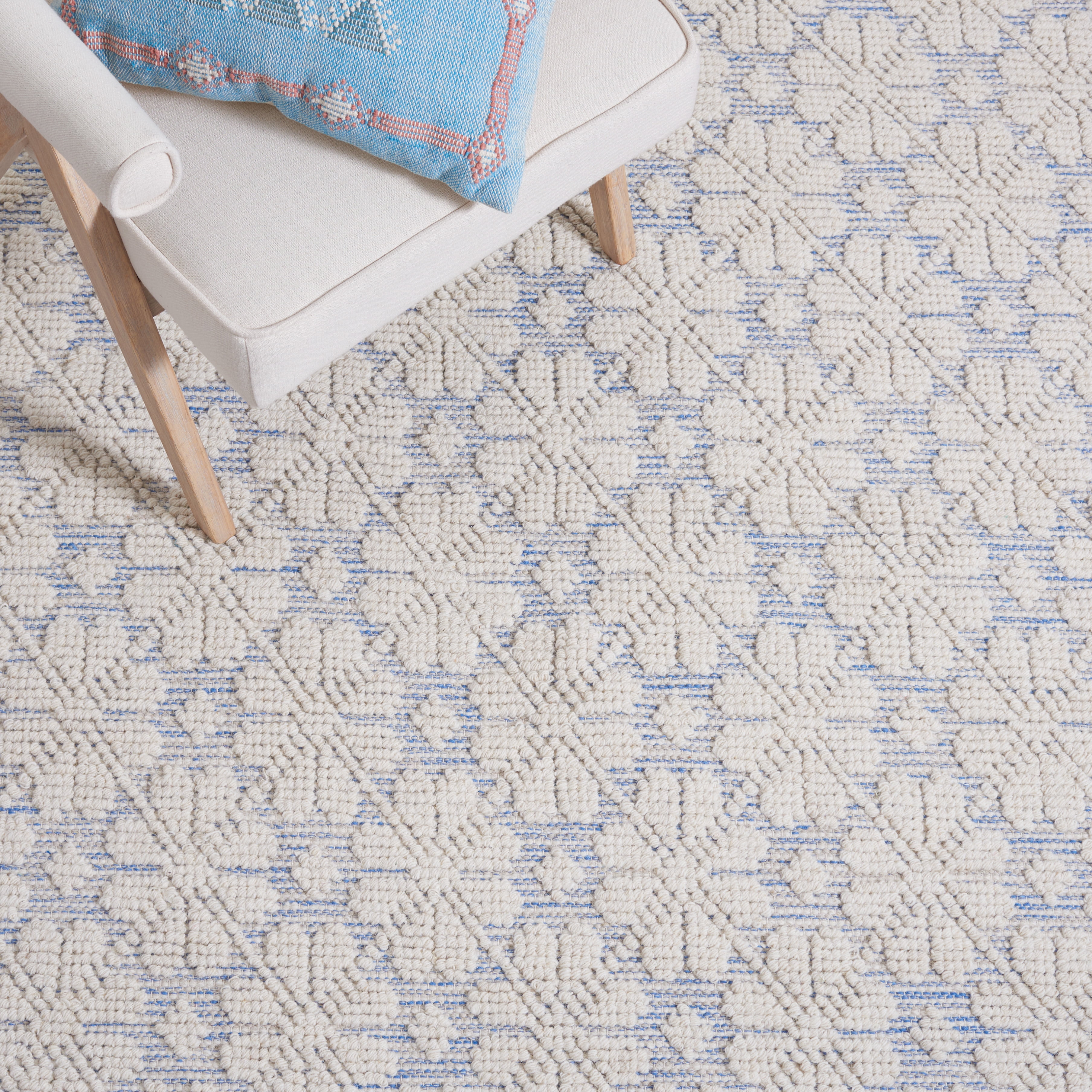 SAFAVIEH Vermont Orval Geometric Floral Wool Area Rug, Ivory/Blue, 6' x 6' Square