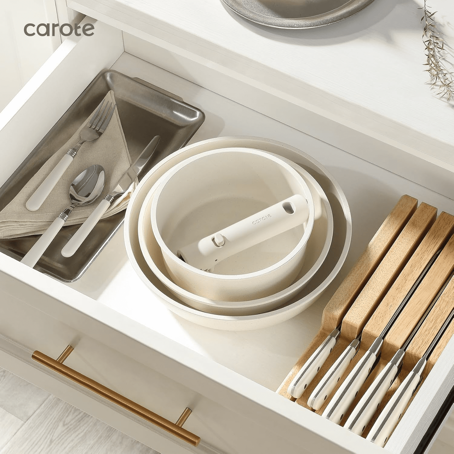 Carote Nonstick Cookware Sets, 17 Pcs Non Stick Pots and Pans Set with Removable Handle, Dishwasher & Oven Safe, Induction Compatible, White