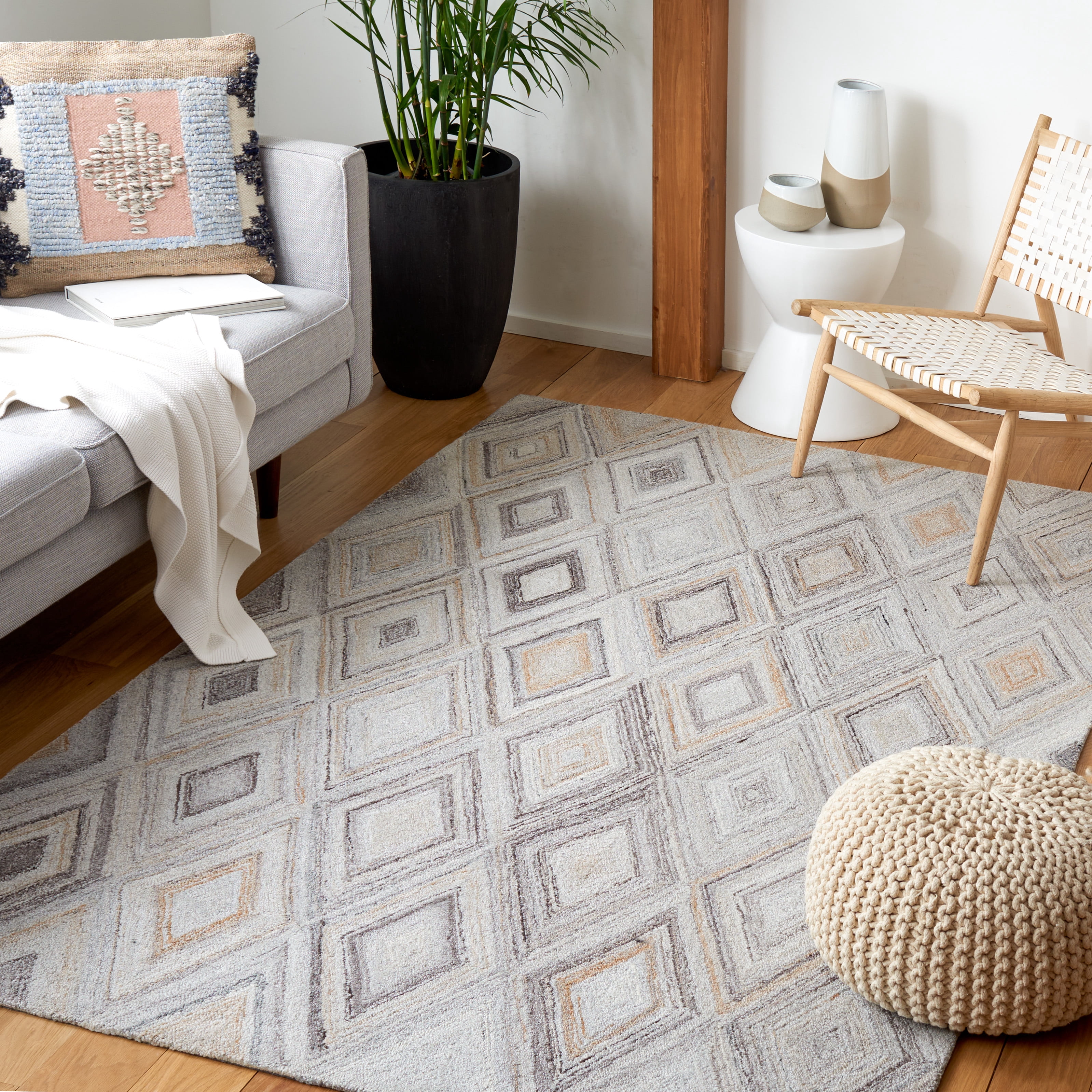 SAFAVIEH Metro Bronte Diamond Area Rug, Grey/Light Brown, 6' x 6' Square