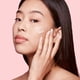 thumbnail image 3 of Sérum de estiramiento facial Clarins V Shaping, 50 ml, para todo tipo de piel, 3 of 6