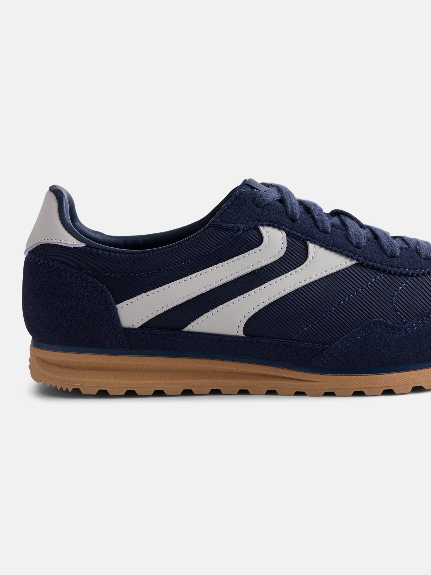 No Boundaries Women's Retro Inspired Lace Up Sneakers