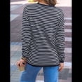 thumbnail image 4 of Suéter de Punto Suave A Rayas para Mujer, Camisa Holgada con Bolsillo en el Pecho. Azul Profundo L, 4 of 5