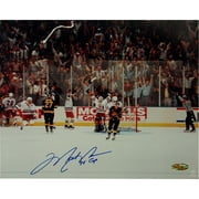 Mark Messier Autographed Victory on Ice 8" x 10" Photograph