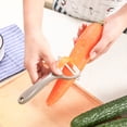 thumbnail image 4 of Inteprter Pelador de verduras Cocina Antideslizante Rebanador de frutas Zanahoria Pepino Nabo Peeling Cocina Utensilios de cocina lavables Cocina y Comedor Marrón claro, 4 of 6