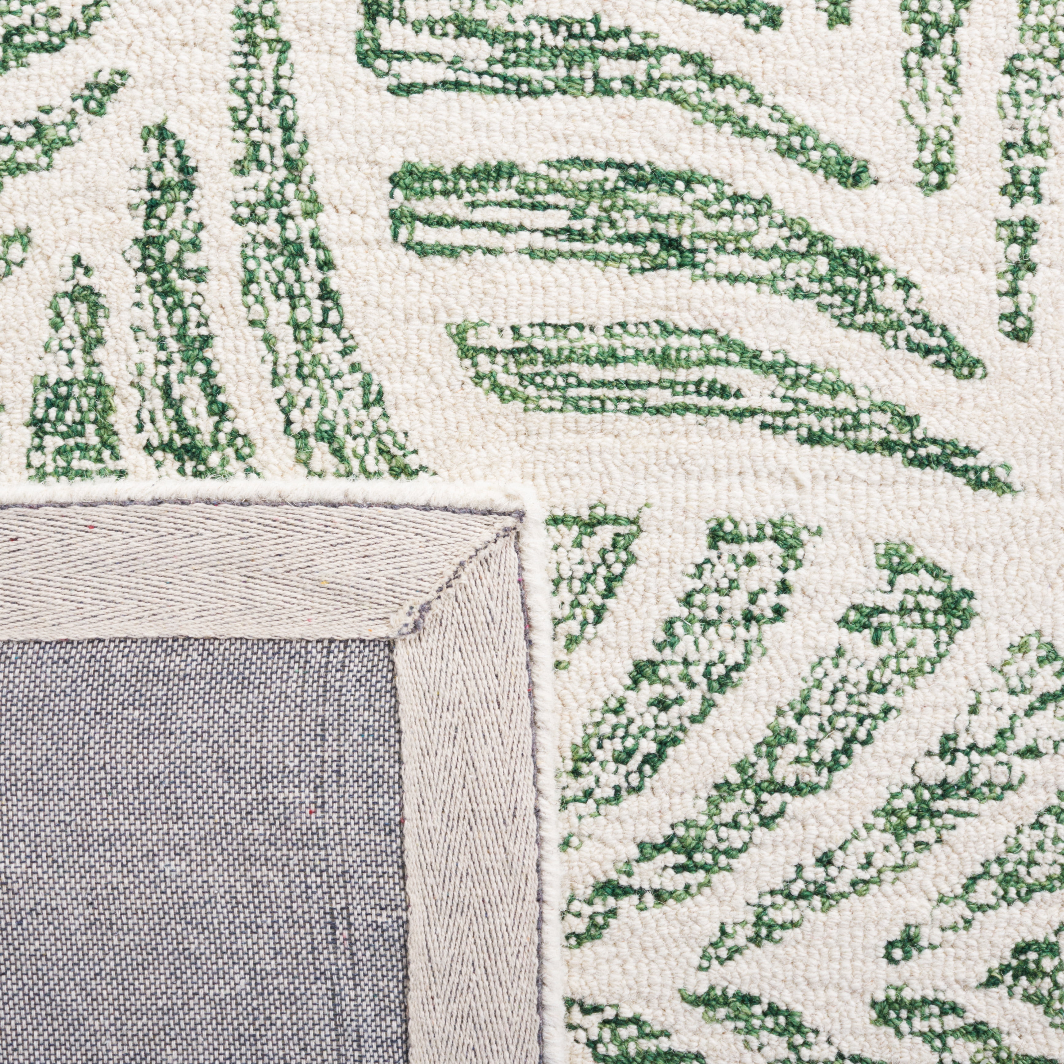 SAFAVIEH Martha Stewart Jardin Floral Area Rug, Ivory/Green, 5' x 8'