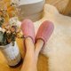 thumbnail image 2 of Zapatillas HomeTop de espuma viscoelástica de piel rizada y difusa para mujer, rosas, 9-10, 2 of 7
