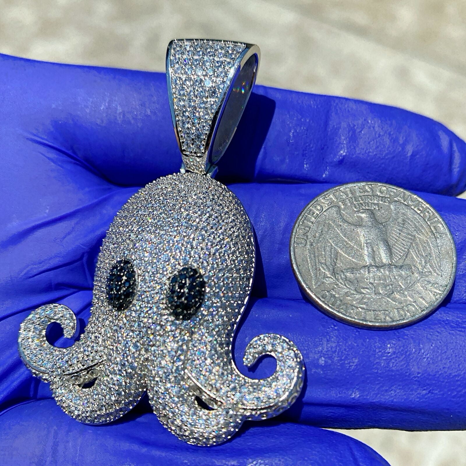 Octopus Heart Locket GIF - Octopus Heart Locket - Discover & Share