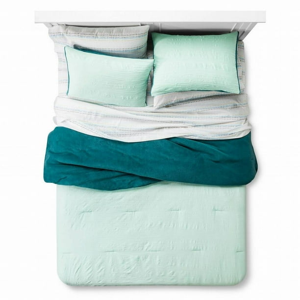 Room Essentials Twin XL Bed in Bag Textured Green Comforter Plush Dorm