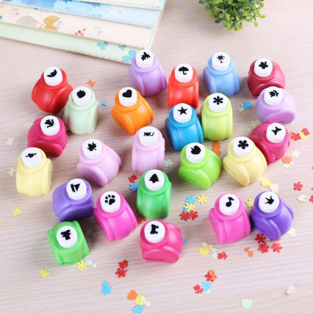 Perforateur Enfant, 15Pcs Mini Perforatrice Petit Perforateur de Papier Pour Enfants PoinçOns de Scrapbooking Simples Papillon Feuille Arbre de NoëL CœUr ETiquette Timbre Cartes