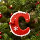 thumbnail image 4 of Adorno navideño de 26 letras, adorno de peluche para árbol de Navidad con acabado nevado, adornos personalizados con apellidos, letras de la A a la Z, adorno clásico del alfabeto con bolas rojas, reg, 4 of 4