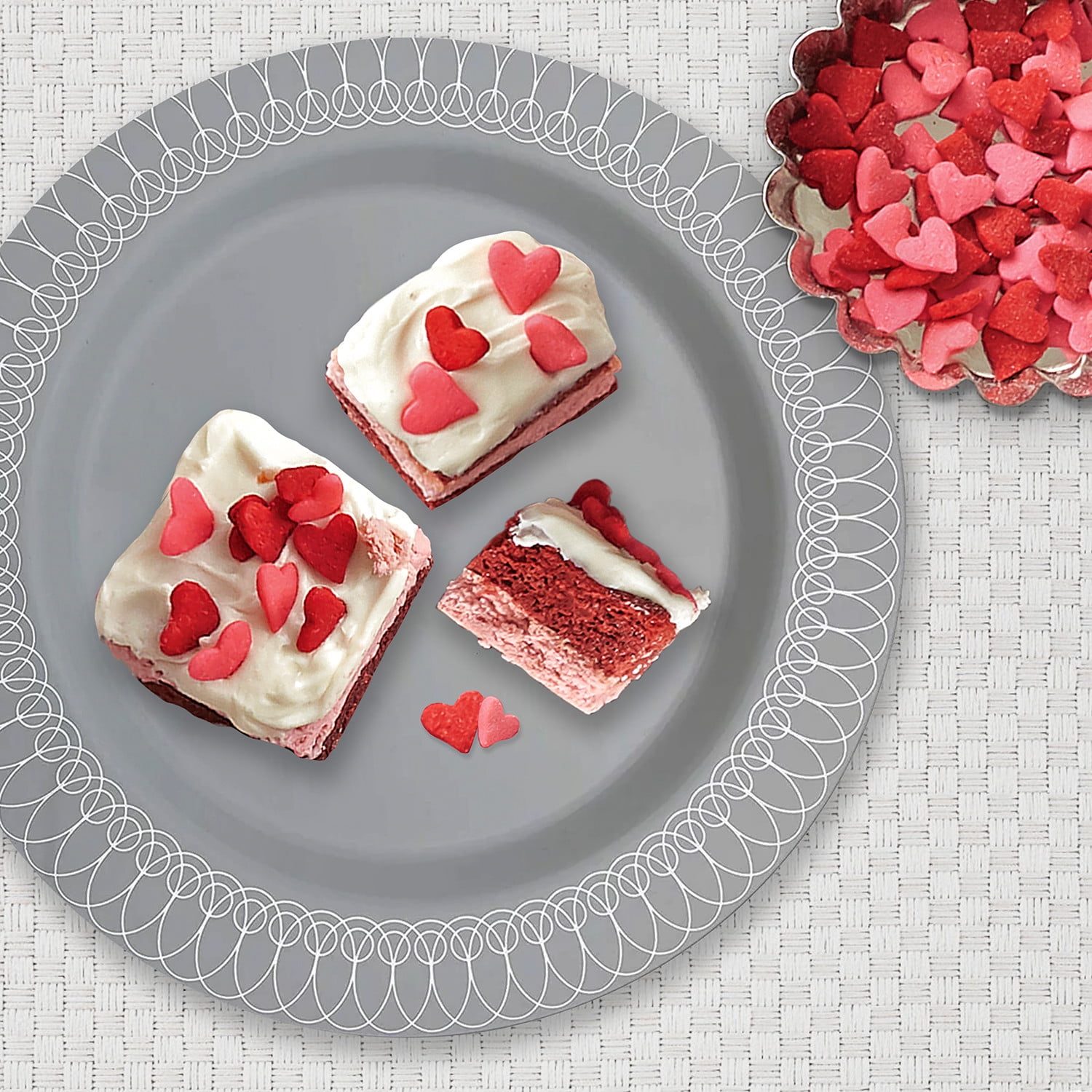 Easy-Bake Ultimate Oven Toy Refill Mix, Red Velvet and Strawberry Cakes, Play Food, Ages 8 up