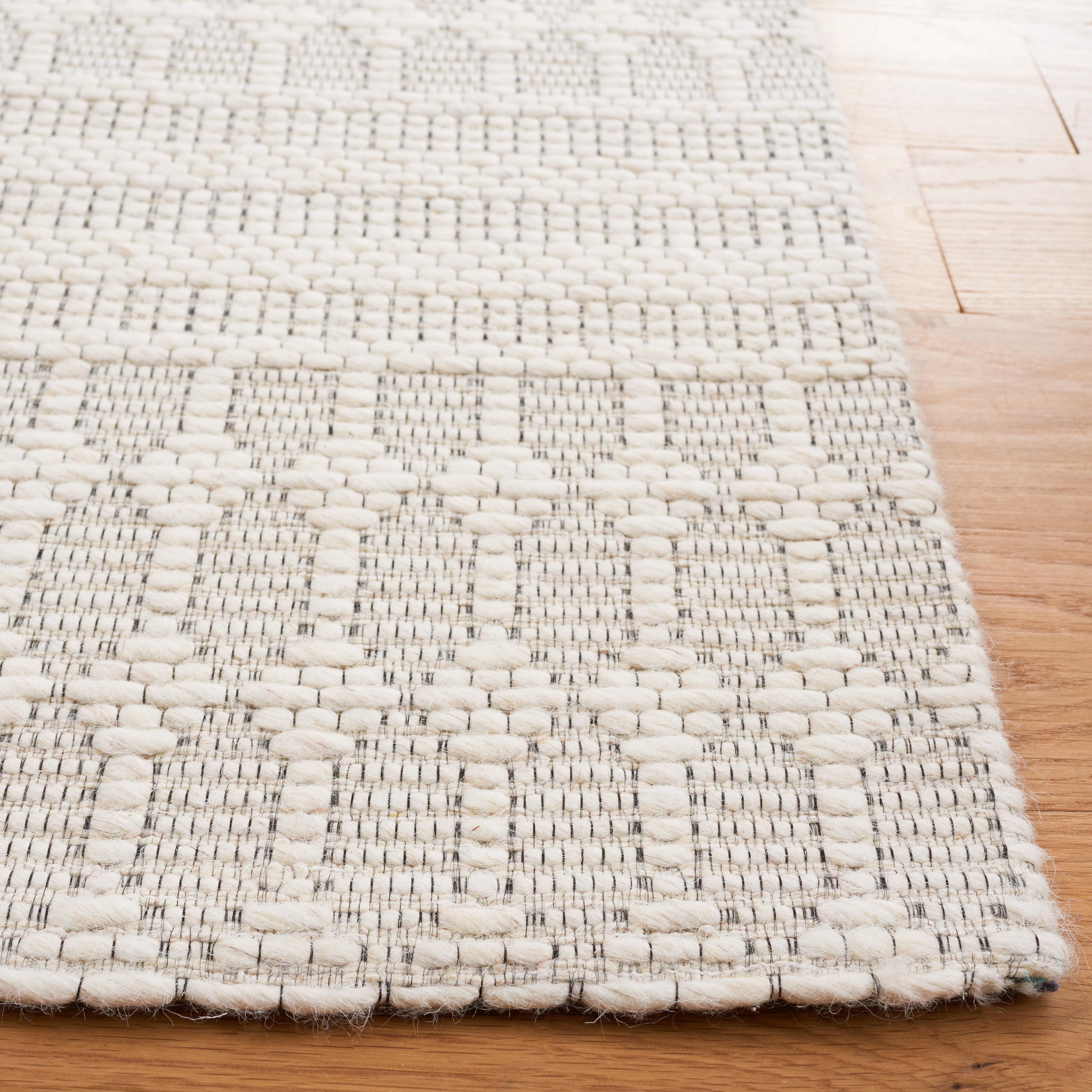 Safavieh Marbella Norton Geometric Area Rug, Ivory/Beige, 6' x 6' Square