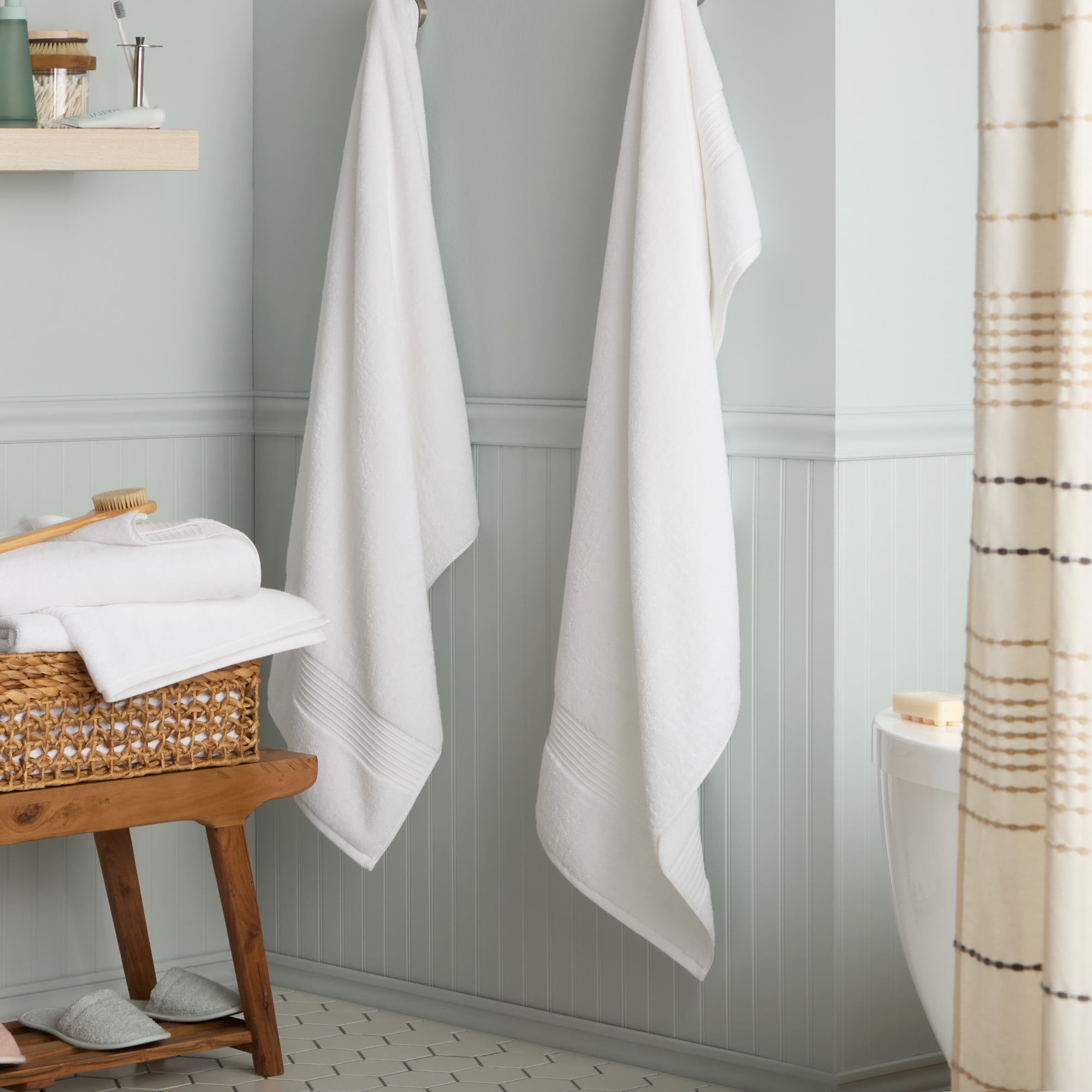 TOWN & COUNTRY EVERYDAY 4-Piece Solid Dobby Border Bath Towel Set, 30"x58", 100% Cotton, Plush & Absorbent 650GSM, White