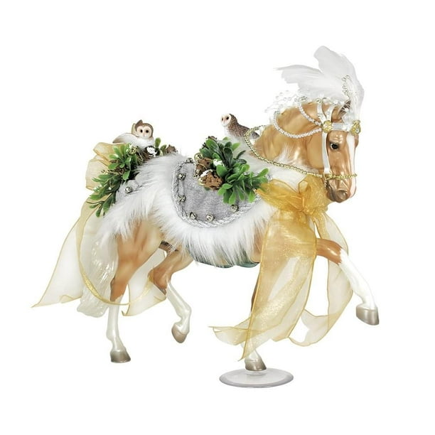 Breyer Traditional Series 2017 Winter Wonderland Holiday Horse Model