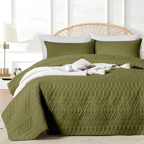 King/Cal King Size Quilt Bedding Set,Olive Green Lightweight Microfiber Soft Bedspread,Modern Style Geometric Pattern Coverlet Set for All Seasons,3 Piece(1 Quilt,2 Pillow Shams)