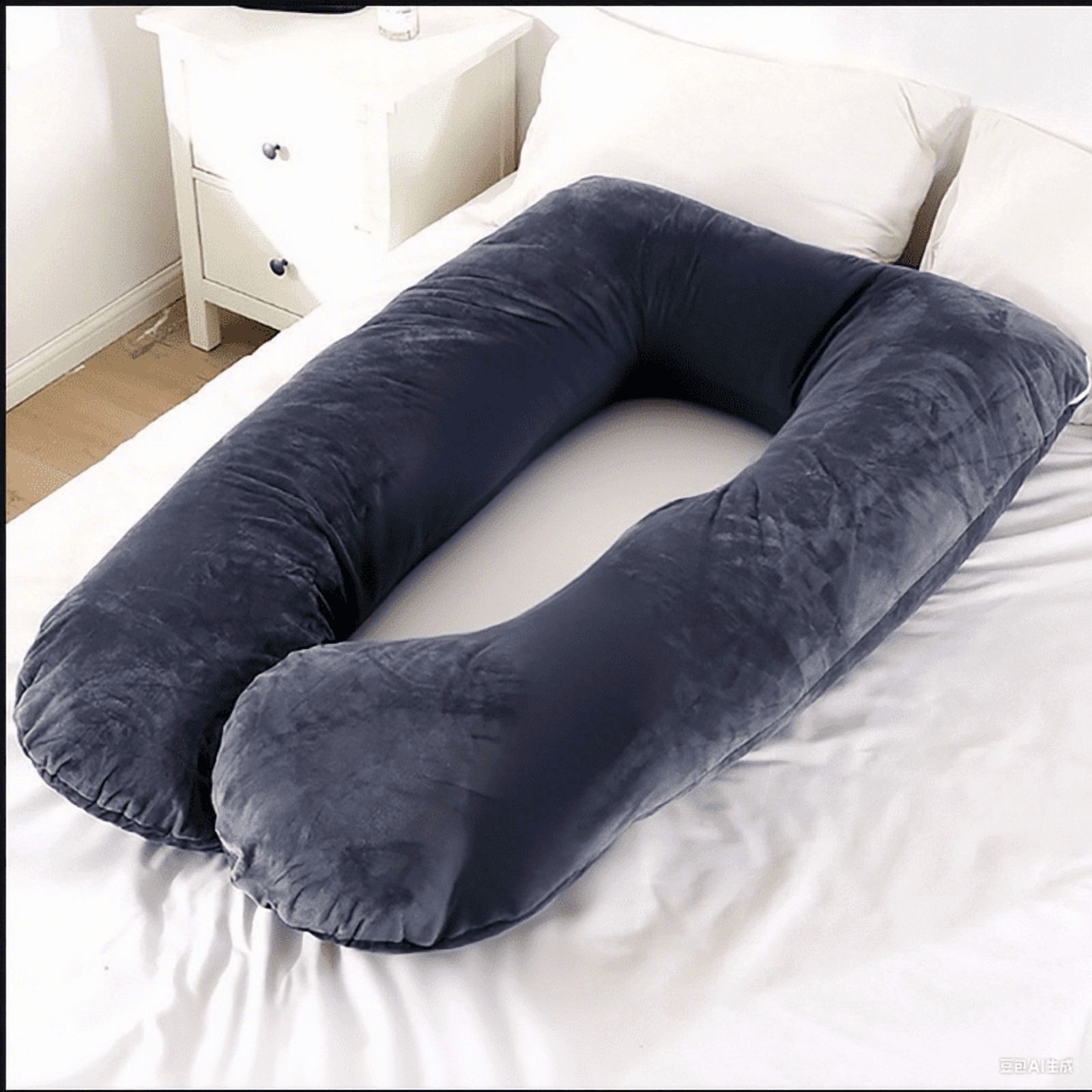 The velvet maternity pillow is soft to the touch and less irritating to the skin, bringing a comfortable touch to pregnant women