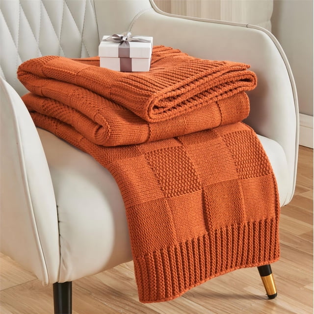 Manta tejida CozCube naranja oxidado a cuadros 152 x 203 cm