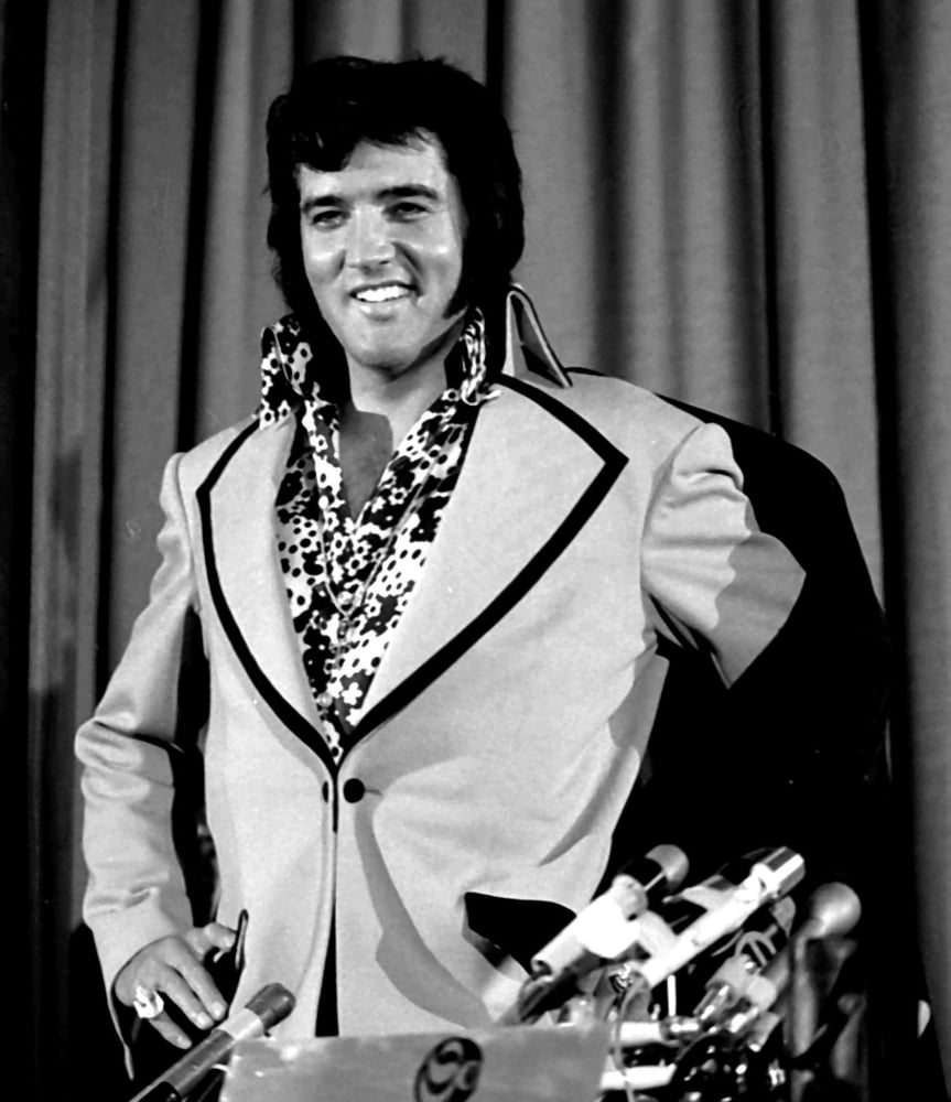 Elvis Presley at a press conference Photo Print (24 x 30) - Walmart.com ...