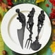 thumbnail image 2 of Juego de cubiertos con forma de calavera de esqueleto, juego de cubiertos de 3 piezas, incluye cuchara, tenedor y cuchillo, vajilla de diseño moderno, aspecto fantástico (negro), 2 of 5